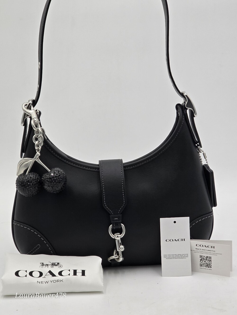 💥NWT💥 Coach Glovetanned Leather Hamptons Hobo, Black